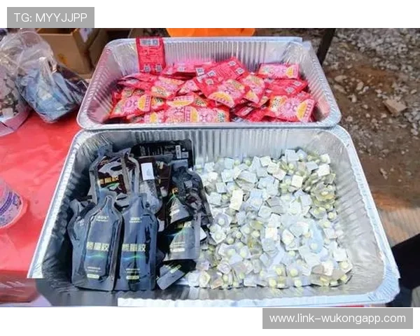 仲满家的冰箱里塞满了能量胶,连饮料都按训练计划排班 仲满家的冰箱里塞满了能量胶,连饮料都按训练计划排班