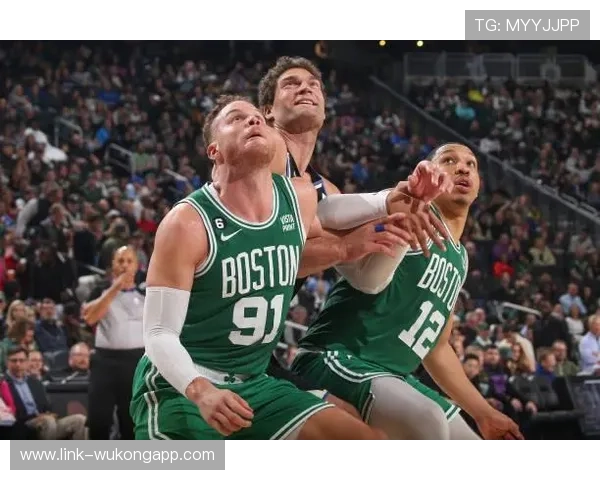 布雷克·格里芬突破创造优势，拉开与同位置内线得分差距